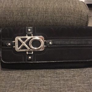 XOXO CLUTCH